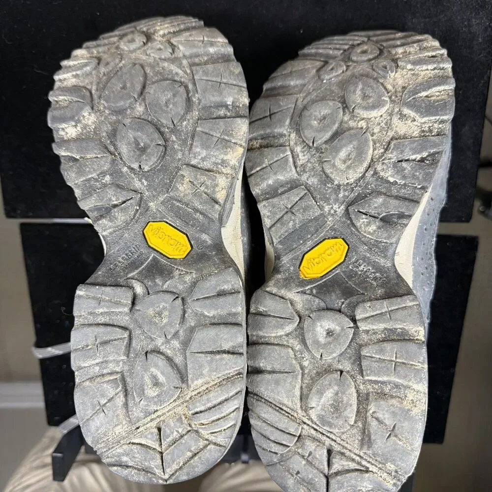 Vasque Hiking Boot Waterproof Women’s Size 9 Gray